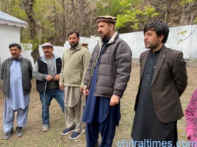 chitraltimes dc upper chitral muhammad ali visit reshun 3