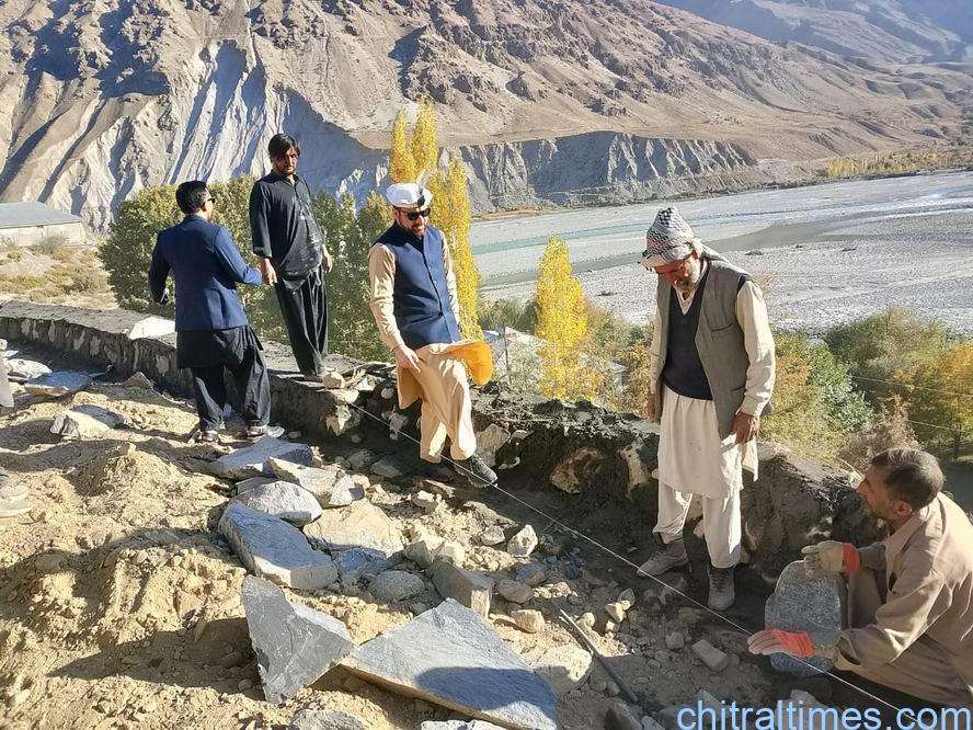 chitraltimes dc upper chitral visit chitral booni road 1