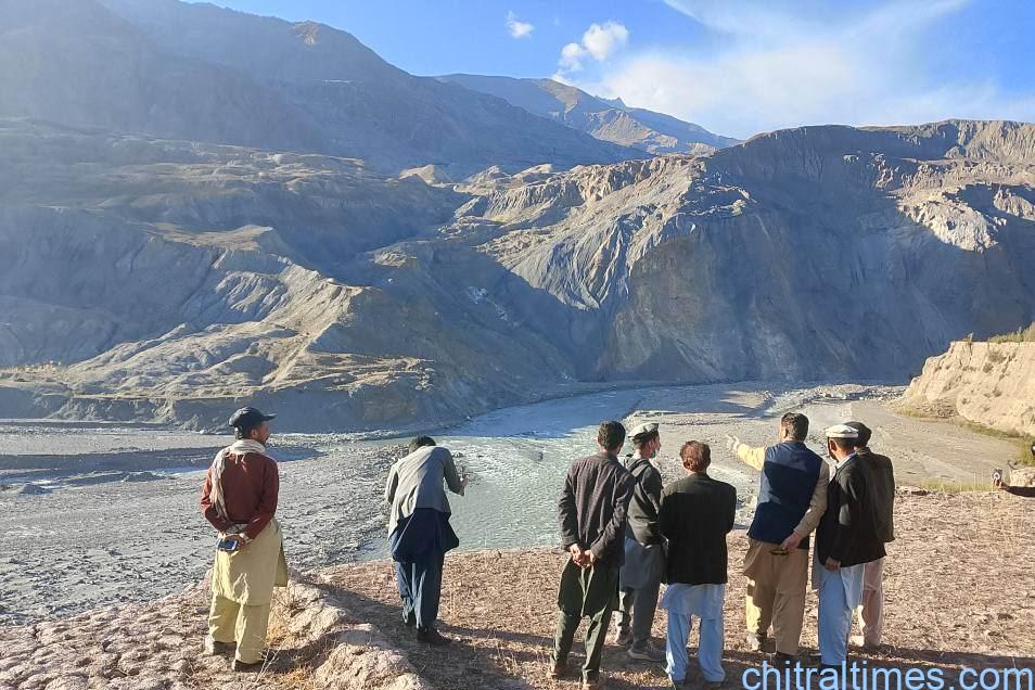 chitraltimes dc upper chitral visit shadar reshun to examine work on diverse river 2