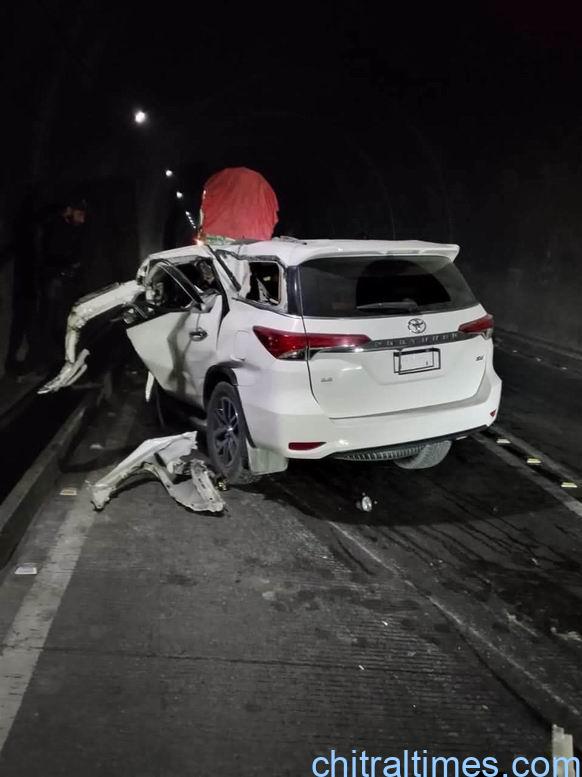 chitraltimes dc vehicle accident in lowari tunnel 1
