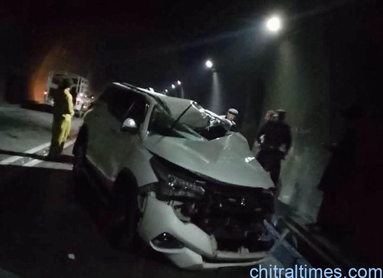لواری ٹنل میں ڈی سی لوئر چترال کی گاڑی ٹرک سے ٹکرا گئی، ڈپٹی کمشنر مقبول حسین زخمی