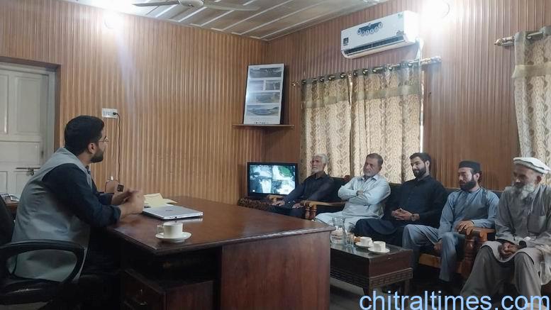 chitraltimes dfo forest giving away prize to a local person who rescued the markhor child 4