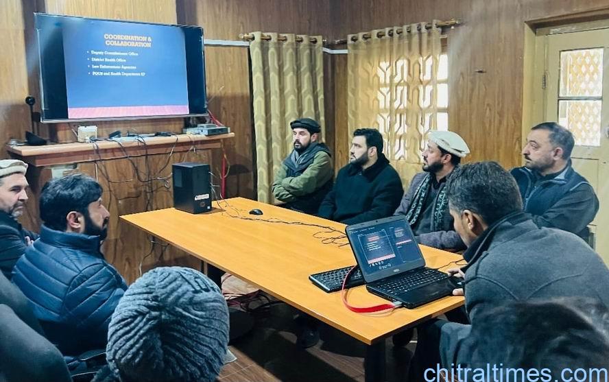 Chitral Times - The voice of Chitral | ڈسٹرکٹ ڈرگ کنٹرول کمیٹی چترال کا اجلاس، مارکیٹ میں درست ادویات کی فراہمی کے بارے میں تمام قواعد وضوابط پر سوفیصد عمل کیا جائے گا۔ ڈرگ انسپکٹر ڈاکٹر نعمت اللہ خان chitraltimes distt drug control committee chitral meeting 3