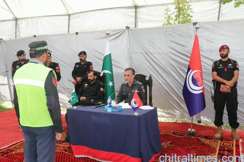 Chitral Times - The voice of Chitral | ڈی پی او چترال لوئر خالد خان کے زیر صدارت پولیس دربار کا انعقاد chitraltimes dpo chitral lower darbar 6