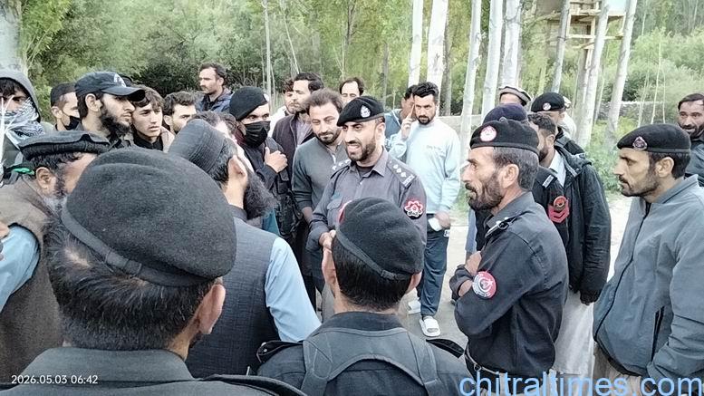chitraltimes drive against illegal encrochment in garamchashma road 3