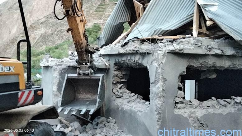 chitraltimes drive against illegal encrochment in garamchashma road 5