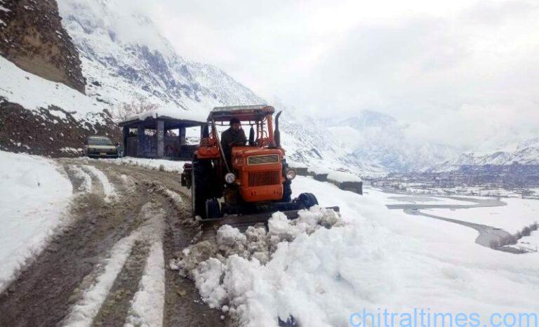 chitraltimes drosh road snow clearence ayun 1 1