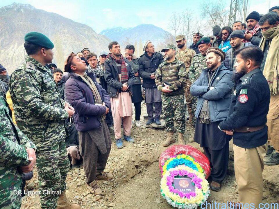 chitraltimes fcps students wajahat of mustuj funeral mastuj 3