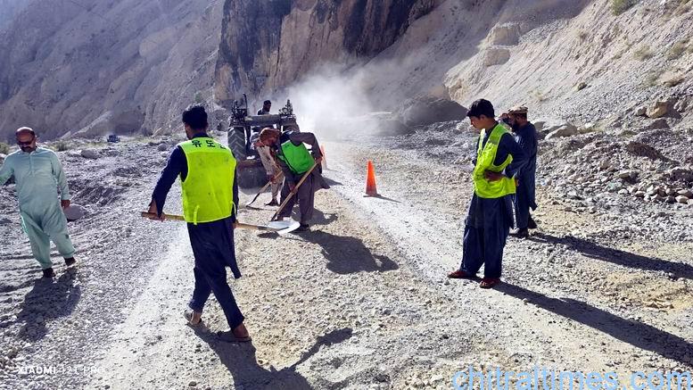 chitraltimes garam chashma road asphalt plant 3