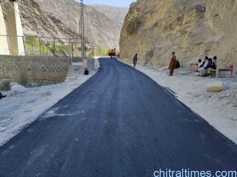 chitraltimes garamchashma road blacktopping 1
