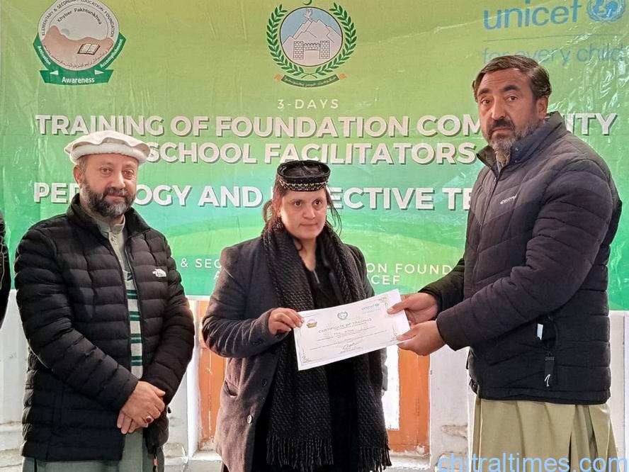chitraltimes gcs school teachers training organized by esefkp 21