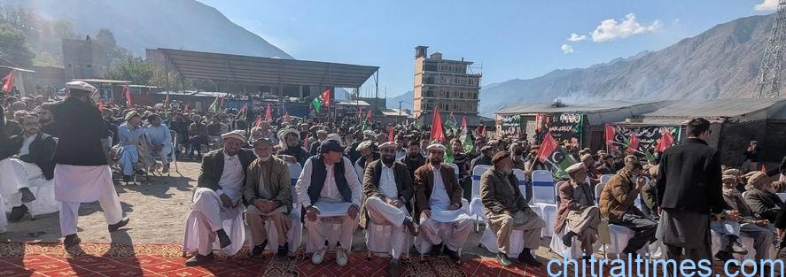 chitraltimes governor kp faisal kundi drosh party meeting 1
