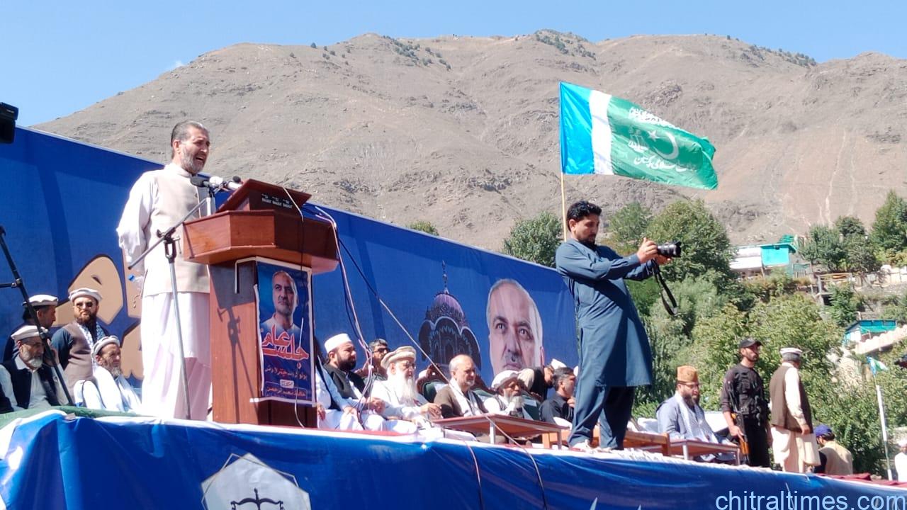 میں قومی اسمبلی میں چترال کی نمائندگی کا حق بھر پور ادا کیااور علاقے کی تعمیر وترقی کے ساتھ ساتھ اسلامی شعائر کے تحفظ کیلئے قانون سازی کرائی جس کا کریڈٹ جماعت اسلامی کو جاتا ہے۔ مولانا عبدالاکبرچترالی