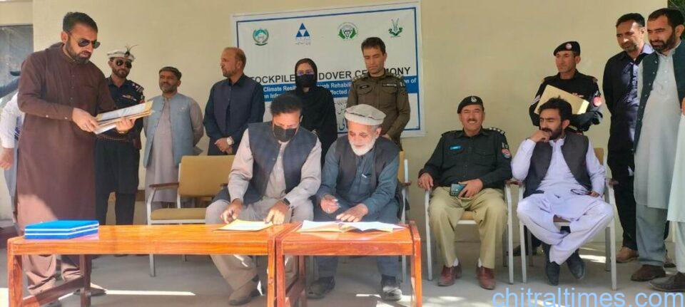 chitraltimes heads pakistan and ppaf distributes stock piles 4
