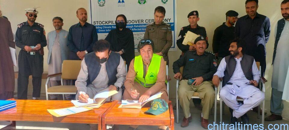 chitraltimes heads pakistan and ppaf distributes stock piles 8