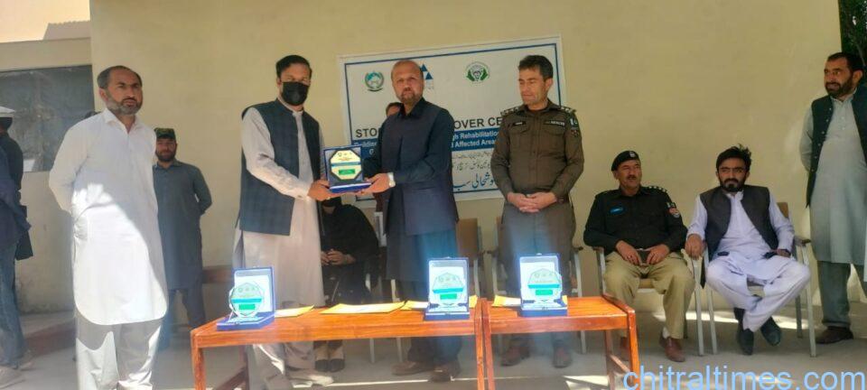 chitraltimes heads pakistan and ppaf distributes stock piles 9