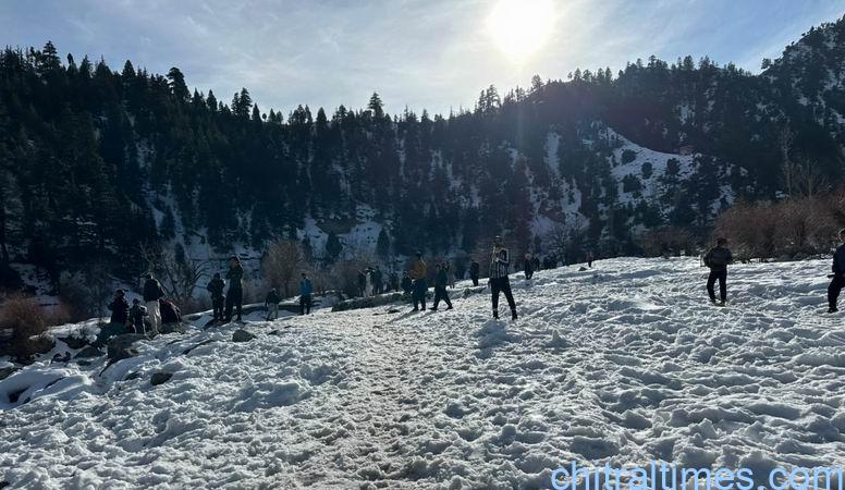 chitraltimes him ghal ice hockey shekhandeh kalash valley