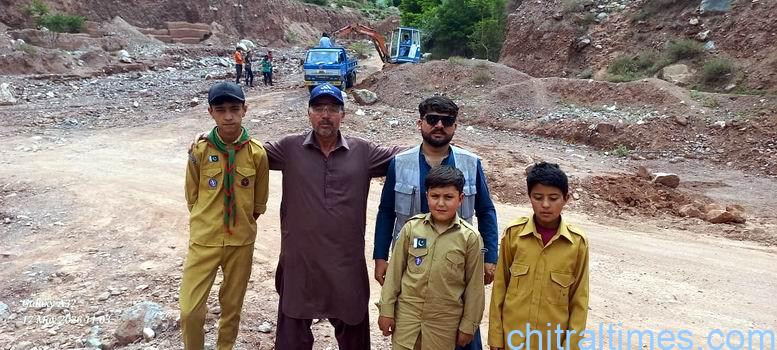 chitraltimes ismaili volunteers busy in road repair and maintanance upper chitral 6