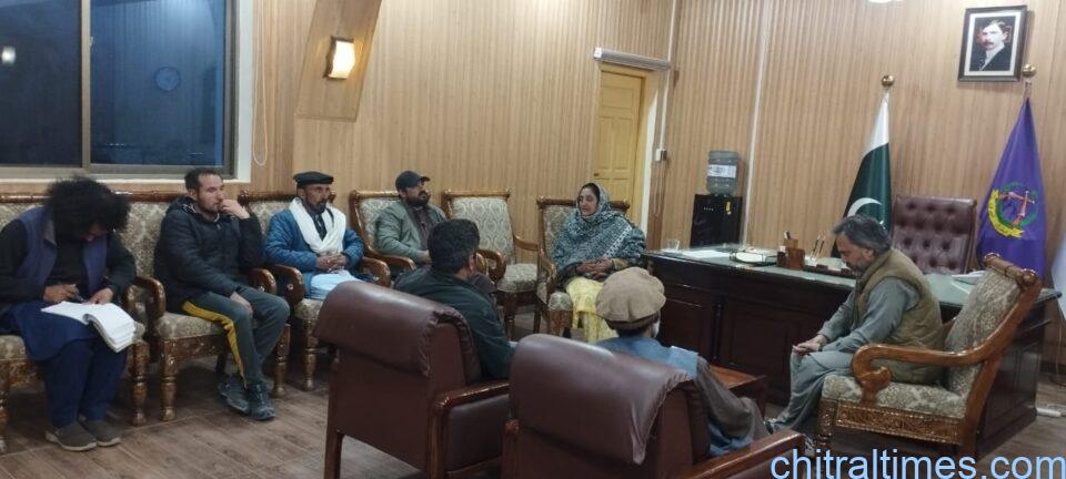 chitraltimes jashn e qaqlasht committee meeting with dc upper 2