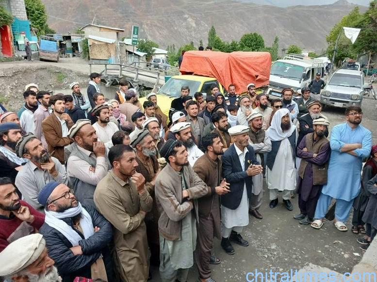 chitraltimes ji and jui chitral hold protest against high prices 1