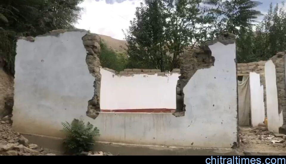 chitraltimes junalikoch river erosion 6 houses collapsed 1