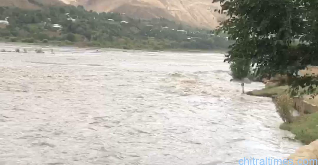 Chitral Times - The voice of Chitral | دریائی کٹاو کی زد میں جنالی کوچ میں اب تک چھ گھر، فصلیں اور باغات دریا برد ہوچکے ہیں، مکینوں کا مستقل بنیادوں پر آبادکاری کا مطالبہ chitraltimes junalikoch river erosion 6 houses collapsed 5