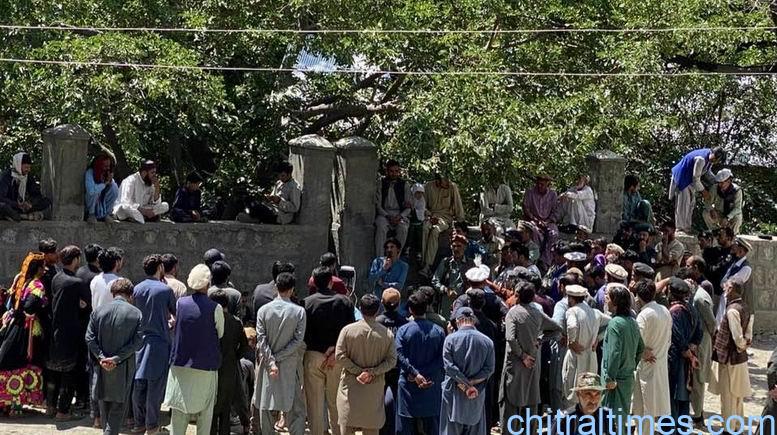 Chitral Times - The voice of Chitral | کالاش ویلی : رومبور میں نوک تھوں چشمہ سے آیون واٹر سپلائی منصوبے کے خلاف احتجاج، ضلعی انتظامیہ کو سات روز کی مہلت chitraltimes kalash protest rally against water supply scheme 1