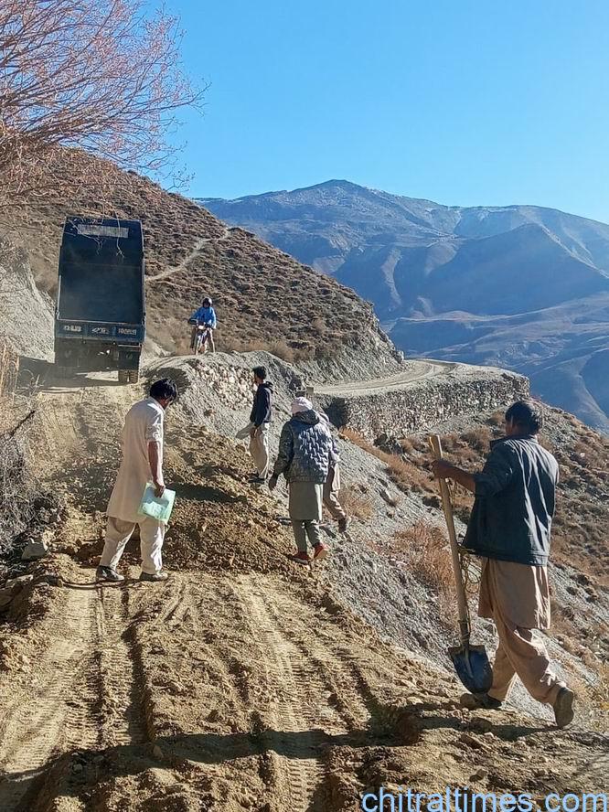chitraltimes khot road repair by driver union 2