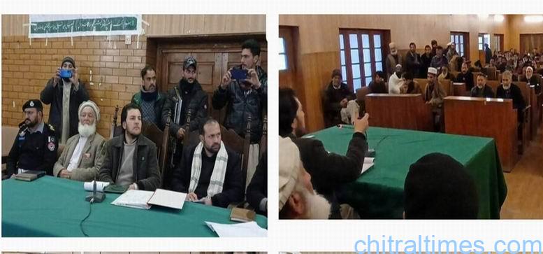 چترال: ٹریفک مسائل اور کرایوں میں توازن کے لیے انتظامیہ اور عوام آمنے سامنے، کھلی کچہری کا انعقاد