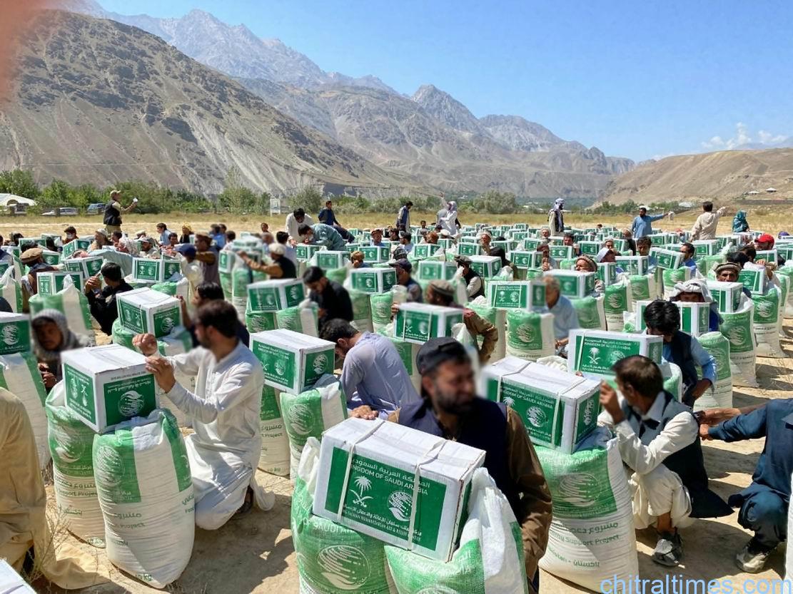 chitraltimes king salman relief distributes upper chitral 2
