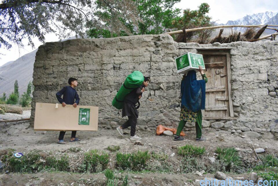 chitraltimes king salman relief goods distributes upper chitral 1
