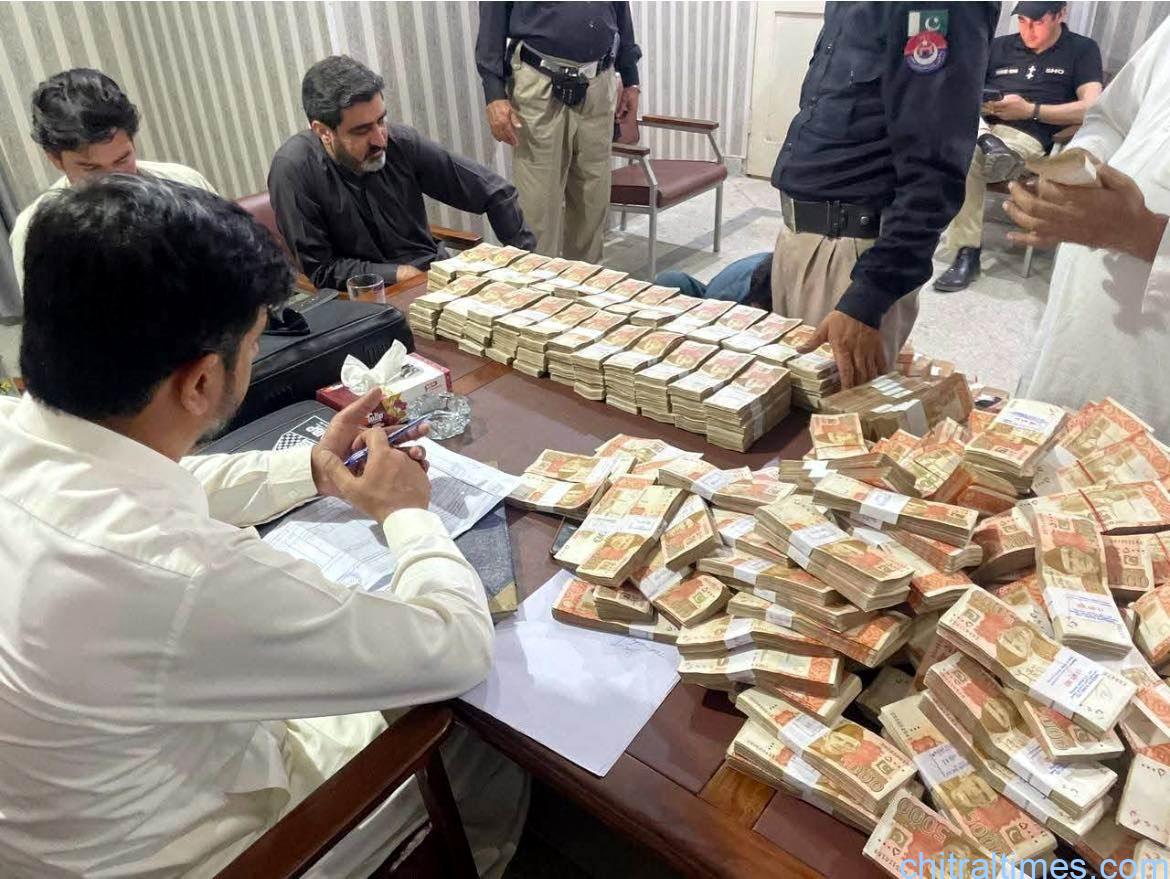 کوہستان کرپشن ایک واحد غیر سیاسی کرپشن کیس ہے جس میں نا کسی پی ٹی آئی رہنما کے اکاؤنٹ میں فنڈز گئے ہیں نہ مقصود چپراسی اور نا کسی پاپڑ والے کے اکاؤنٹ میں پیمنٹ گئی ہے، مشیر خزانہ