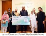 chitraltimes kp youth program cm kp distributes certificates among IT students 1