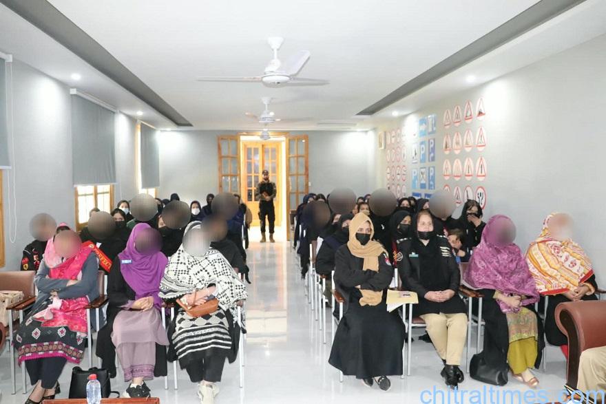 chitraltimes lower chitral police awarness session for girls school students 2