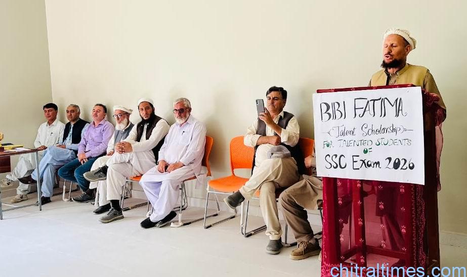 Chitral Times - The voice of Chitral | مستوج کے میٹرک امتحان میں نمایاں کارکردگی دکھانے والے طلبہ کے اعزاز میں پروقار تقریب، پوزیشن ہولڈرز میں ایک لاکھ روپے کے نقد انعامات تقسیم chitraltimes mastuj schlorship distributes 11