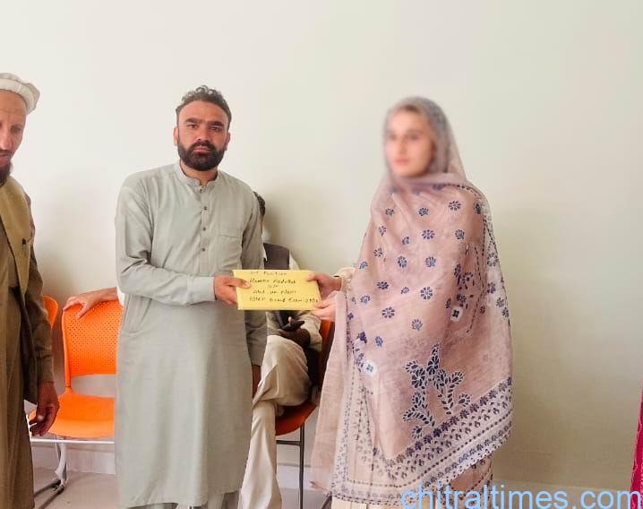 chitraltimes mastuj schlorship distributes 5