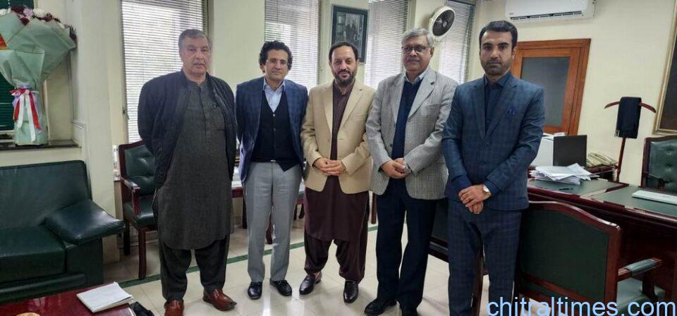 chitraltimes mna iftikhar uddin meeting with sngpl officials 1
