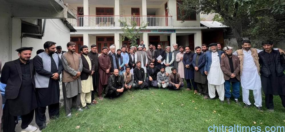chitraltimes mpa fathiul mulk ali nasir and pti workers press confrence 1
