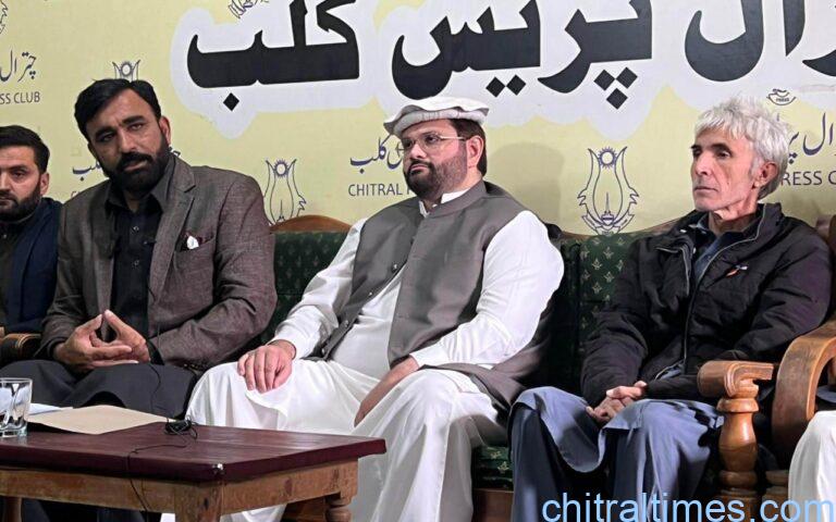 chitraltimes mpa fathiul mulk ali nasir and pti workers press confrence 3