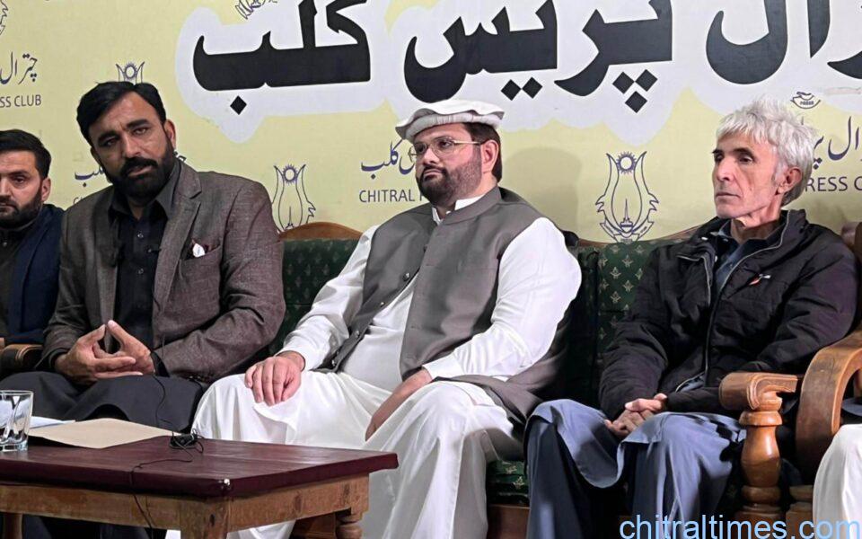chitraltimes mpa fathiul mulk ali nasir and pti workers press confrence 3