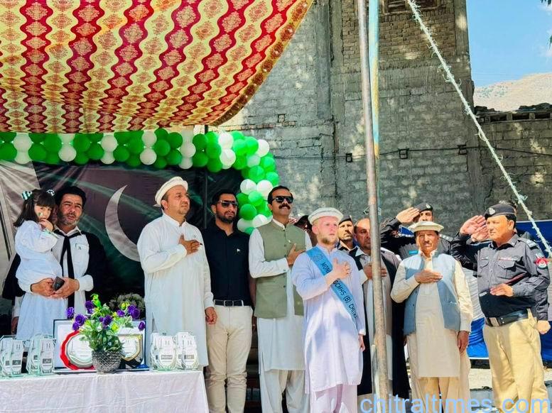 چترال کے دونوں اضلاع میں یوم آزادی روایتی جوش و جذبے اور حب الوطنی کے احساس اور شاندار تقریبات کے ساتھ منایا گیا