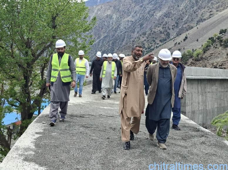 chitraltimes pedo ceo and officials visit chitral lawi project 5
