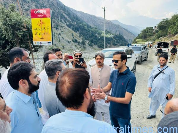 chitraltimes pm inspection team visit chitral lowari approach road 1