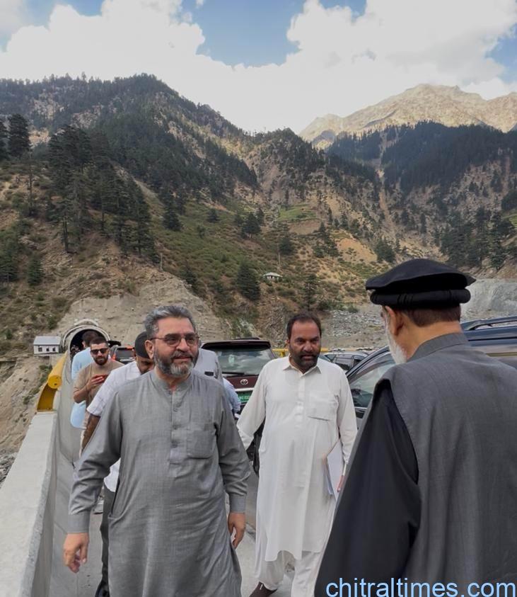 chitraltimes pm inspection team visit chitral lowari approach road 2