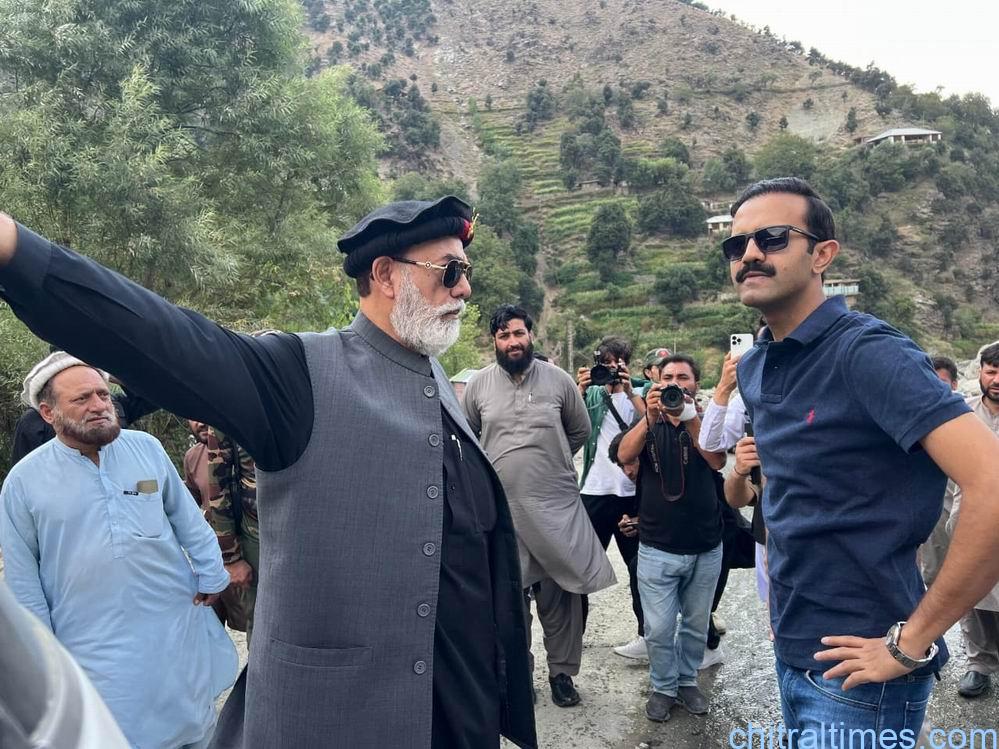 chitraltimes pm inspection team visit chitral lowari approach road 6