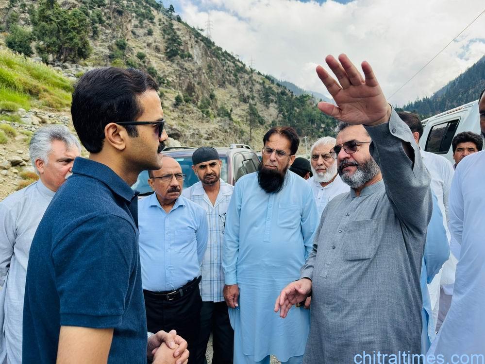 وزیراعظم کی خصوصی انسپیکشن ٹیم کا لواری اپروچ روڈ کا دورہ ، کام کی معیار کا معائنہ 