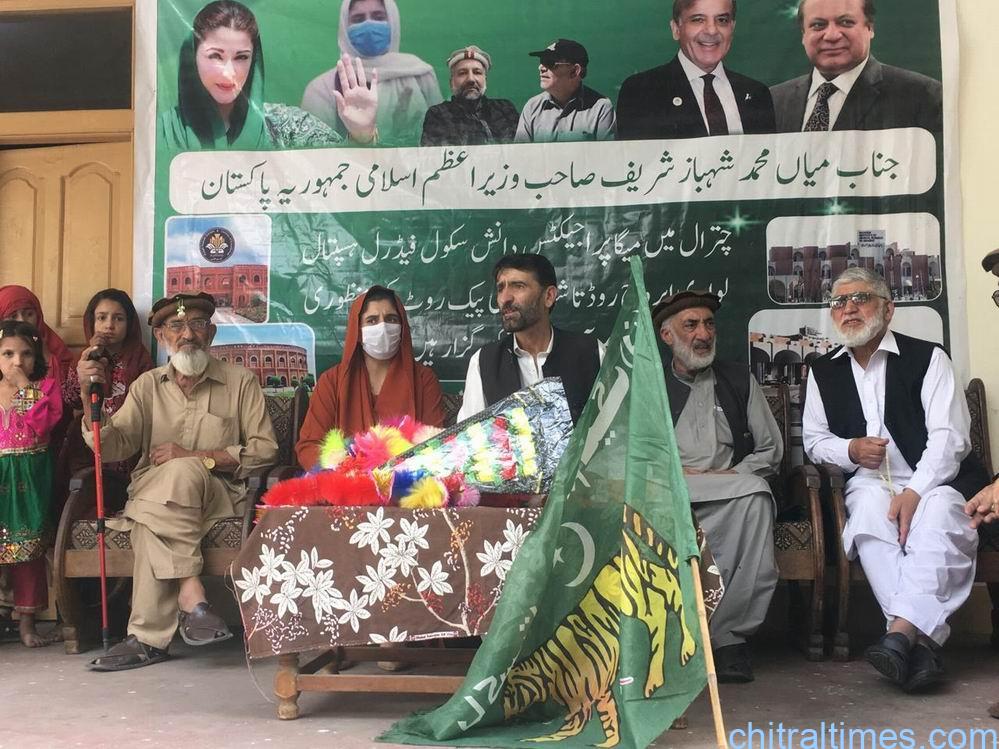   چترال کی مختلف سڑکوں پر کام تیزی سے جاری ہے، موبائل نیٹ ورک اور انٹرنیٹ کامسئلہ 50 فیصد تک حل کر لیا گیا ہے ۔ غزالہ انجم ایم این اے چترال 