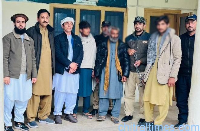 لوئر چترال: جعلی شناختی کارڈ حاصل کرنے کی کوشش ناکام، افغان باشندے اور سہولت کار گرفتار