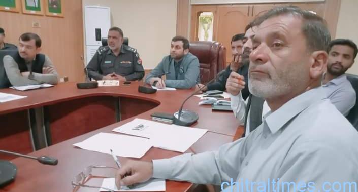 Chitral Times - The voice of Chitral | پولیو کے وائرس کا خاتمہ کرنے اور چترال کو حسب سابق پولیو سے پاک رکھنے کی قومی فریضے کی انجام دہی میں وسائل کی کمی سمیت کسی بھی مشکل کو آڑے آنے نہیں دیا جائے گا۔ ڈپٹی کمشنر چترال لوئیر chitraltimes polio eradication meeting chaired by DC lower 1 1