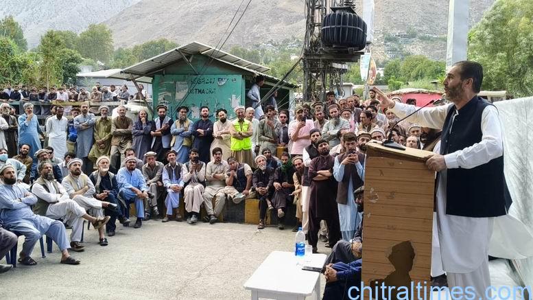 ملاکنڈ ڈویژن میں وفاقی ٹیکسوں کے نفاذ کے خلاف تجار یونین چترال کی کال پر اتالیق پل پر سول سوسائٹی کا ایک بہت بڑا احتجاجی جلسہ
